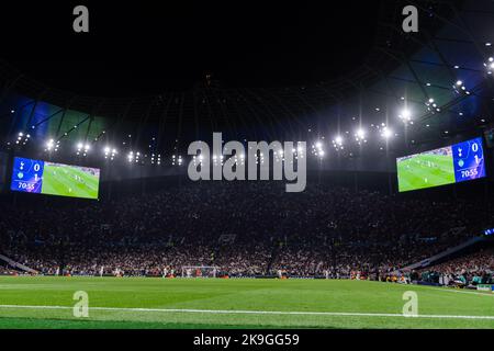 Londres, Angleterre, 26th octobre 2022 : vue générale du stade Tottenham Hotspur lors du match de football de la Ligue des champions de l'UEFA (Groupe D - Matchday 5 de 6) entre Tottenham Hotspur et Sporting Lisbon au stade Tottenham Hotspur de Londres, en Angleterre. (Will Palmer/SPP) Banque D'Images