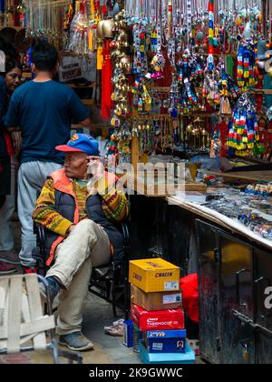 Ladakh, Inde - 18 juin,2022:Vente de magasin tibétain au marché de Leh, marché ancien datant du 15th siècle Banque D'Images