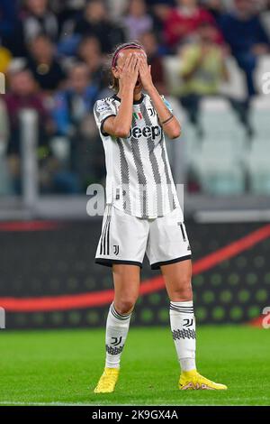 Turin, Italie. 27th octobre 2022. Barbara Bonansea (11) de Juventus, vue lors du match de l'UEFA Women's Champions League entre Juventus et Lyon au stade Allianz de Turin. (Crédit photo : Gonzales photo/Alamy Live News Banque D'Images