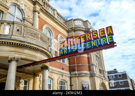 Londres - octobre 2022 : extérieur du centre des arts de Battersea. Un lieu d'arts de la scène sur Lavender Hill à Battersea, au sud-ouest de Londres Banque D'Images