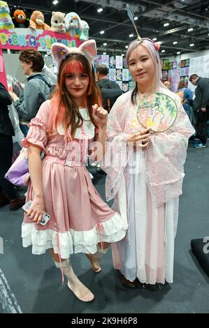 Londres, Royaume-Uni. 28th octobre 2022. Une robe de fille chinoise à Hanfu assiste à l'événement MCM Comic con 2022 et a eu un bon moment à Londres Excel. Crédit : voir Li/Picture Capital/Alamy Live News Banque D'Images