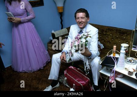 Memphis, Tennessee, États-Unis. 15th févr. 2011. Jerry Lee Lewis avec Kerrie McCarver, jour du mariage, 1984. Photo de dossier: Robin Nelson/ZUMAPRESS.com/Alamy Live News Banque D'Images