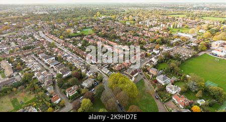 Ham est un quartier de banlieue de Richmond, au sud-ouest de Londres. Il y a des prairies contiguës à la Tamise, où le sentier national de la Tamise court également Banque D'Images