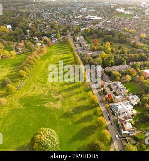 Ham est un quartier de banlieue de Richmond, au sud-ouest de Londres. Il y a des prairies contiguës à la Tamise, où le sentier national de la Tamise court également Banque D'Images