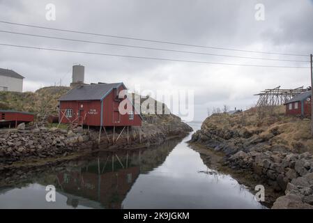 Å est un petit village de pêcheurs pittoresque à l'extrémité sud de l'archipel des Lofoten, dans le comté de Nordland, en Norvège. Banque D'Images