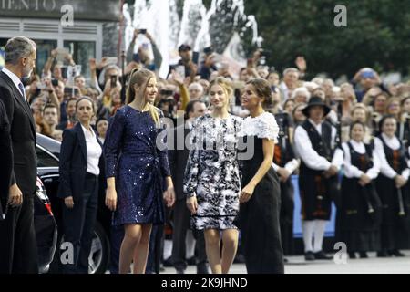 Gijon, Espagne. 28th octobre 2022. La famille royale espagnole arrive au théâtre Campoamor pour la cérémonie des Princes Awards 2022. (Photo de Mercedes Menendez/Pacific Press) crédit: Pacific Press Media production Corp./Alay Live News Banque D'Images