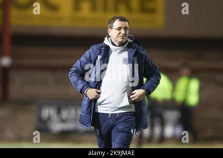 Parc Ochilview, Larbert. 28th octobre 2022. Scottish Championship football; Queens Park versus Dundee; directeur de Dundee Gary Bowyer crédit: Action plus Sports/Alay Live News Banque D'Images