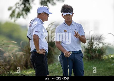 CHONBURI, THAÏLANDE - OCTOBRE 29: Ratchanon “TK” Chantananuwat de Thaïlande avant la ronde 3 au Championnat amateur de l'Asie-Pacifique 2022 au Amata Spring Country Club on 29 octobre 2022 à CHONBURI, THAÏLANDE (photo de Peter van der Klooster/Alamy Live News) Banque D'Images