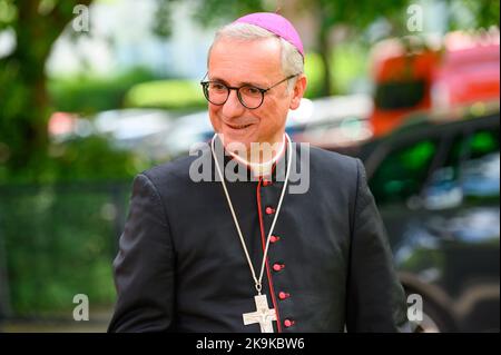 Hambourg, Allemagne. 11th juin 2022. Stefan Heße, archevêque de Hambourg. L'archevêque Stefan Heße a dit Au revoir aux religieuses carmélites de Hambourg-Finkenwerder lors d'une prière solennelle en soirée, samedi. Credit: Jonas Walzberg/dpa/Alay Live News Banque D'Images