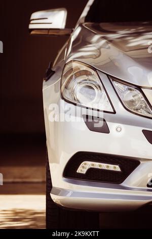 Cette photo a été prise à l'aide d'un drone professionnel, qui capture la beauté du paysage d'une perspective vraiment élevée. Banque D'Images