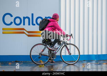 Preston, Lancashire. Météo Royaume-Uni. 29th octobre 2022. Froid humide drizzly sombre jour d'automne dans le centre-ville. Crédit; MediaWorldImages/AlamyLiveNews Banque D'Images