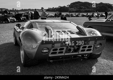 2009 voiture de course CAV GT 'TAG 390' exposée au salon de l'aéronautique de la Journée de la course qui s'est tenu à Shuttleworth le 2nd octobre 2022 Banque D'Images