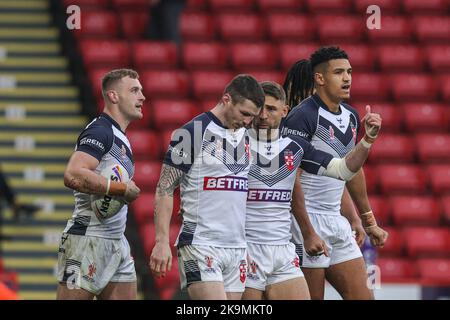 Sheffield, Royaume-Uni. 29th octobre 2022. Matty Lees, d'Angleterre, fête son essai avec des coéquipiers lors de la coupe du monde de rugby 2021 match Angleterre contre Grèce à Bramall Lane, Sheffield, Royaume-Uni, 29th octobre 2022 (photo de Mark Cosgrove/News Images) à Sheffield, Royaume-Uni, le 10/29/2022. (Photo de Mark Cosgrove/News Images/Sipa USA) crédit: SIPA USA/Alay Live News Banque D'Images