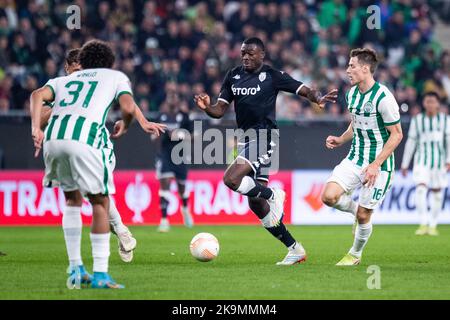 Budapest, Hongrie. 27H, octobre 2022. Youssouf Fofana (19) de Monaco et Kristoffer Zachariassen (16) de Ferencvaros vus pendant le match de l'UEFA Europa League entre Ferencvaros et Monaco à l'arène Groupama de Budapest. (Crédit photo: Gonzales photo - Balazs Popal). Banque D'Images