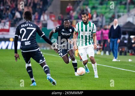 Budapest, Hongrie. 27H, octobre 2022. Aissa Laidouni (93) de Ferencvaros et Youssouf Fofana (19) de Monaco vu pendant le match de l'UEFA Europa League entre Ferencvaros et Monaco à l'arène Groupama de Budapest. (Crédit photo: Gonzales photo - Balazs Popal). Banque D'Images