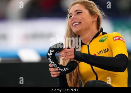 HEERENVEEN, PAYS-BAS - OCTOBRE 29 : Jutta Leerdam de Team Jumbo Visma en compétition sur les femmes 500m lors du tournoi de qualification de la coupe du monde de Speedskating sur 29 octobre 2022 à Heerenveen, pays-Bas (photo par /Orange Pictures) Banque D'Images