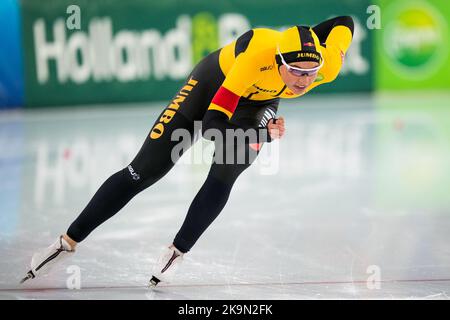 HEERENVEEN, PAYS-BAS - OCTOBRE 29 : Jutta Leerdam de Team Jumbo Visma en compétition sur les femmes 500m lors du tournoi de qualification de la coupe du monde de Speedskating sur 29 octobre 2022 à Heerenveen, pays-Bas (photo par /Orange Pictures) Banque D'Images