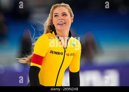 HEERENVEEN, PAYS-BAS - OCTOBRE 29 : Jutta Leerdam de Team Jumbo Visma en compétition sur les femmes 500m lors du tournoi de qualification de la coupe du monde de Speedskating sur 29 octobre 2022 à Heerenveen, pays-Bas (photo par /Orange Pictures) Banque D'Images