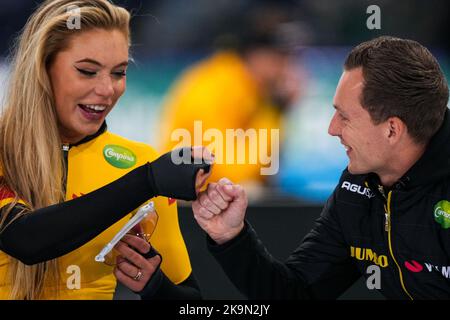 HEERENVEEN, PAYS-BAS - OCTOBRE 29 : Jutta Leerdam de Team Jumbo Visma en compétition sur les femmes 500m lors du tournoi de qualification de la coupe du monde de Speedskating sur 29 octobre 2022 à Heerenveen, pays-Bas (photo par /Orange Pictures) Banque D'Images