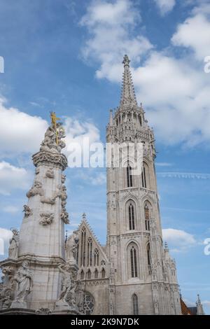 Église Matthias et colonne de la Sainte Trinité - Budapest, Hongrie Banque D'Images