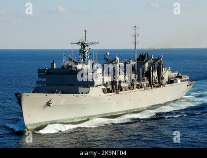 Navire de soutien de combat rapide USNS Arctic (T-AOE 8) Banque D'Images