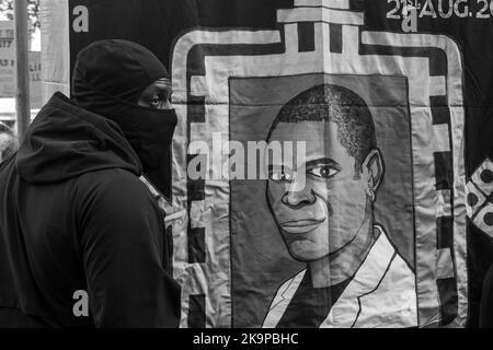 Les parents de Chris Kaba, Oladeji Omishore, Matthew Leahy, Jack Susianta et Leon Patterson ont remis une lettre signée à Downing Street. Londres/UK 29th octobre 2022, Aubrey Fagon/Alay Live News Banque D'Images