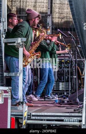 Cork, Irlande. 29th octobre 2022. Dans le cadre du festival de jazz Guinness Cork en 44th, le groupe de jazz de Cork, « Code of Behavior », a joué la scène devant l'Opéra de Cork ce soir, attirant des centaines de fans de jazz. Le festival se poursuit jusqu'à lundi. Crédit : AG News/Alay Live News Banque D'Images