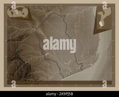 Gaza, province du Mozambique. Carte d'altitude colorée en tons sépia avec lacs et rivières. Cartes d'emplacement auxiliaire d'angle Banque D'Images