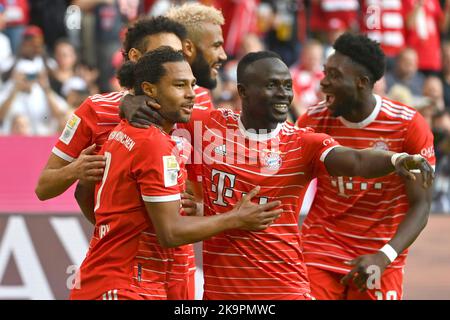 Munich, Allemagne. 29th octobre 2022. Goaljubel de gauche: Serge GNABRY (FC Bayern Munich) après le but à 1-0 avec Noussair Mazooui (FC Bayern Munich), Eric Maxim Choupo-Moting (FC Bayern Munich), Sadio MANE (FC Bayern Munich), Alphonso DAVIES (FC Bayern Munich). Jubilation, joie, enthousiasme, action. Football 1st Bundesliga saison 2022/2023, 12th match, matchday12, FC Bayern Munich - 1.FSV FSV Mainz 05 6-2 on 29.10.2022, ALLIANZAREN A. ? Credit: dpa/Alay Live News Banque D'Images