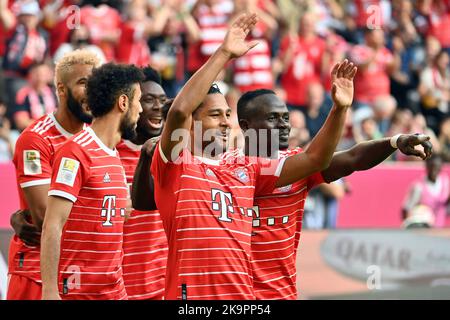 Munich, Allemagne. 29th octobre 2022. Goaljubel Serge GNABRY (FC Bayern Munich) après le but à 1-0 avec de gauche: Eric Maxim Choupo-Moting (FC Bayern Munich), Noussair Mazraoui (FC Bayern Munich), Eric Maxim Choupo-Moting (FC Bayern Munich), Alphonso DAVIES (Bayern Munich). Sadio MANE (FC Bayern Munich), jubilation, joie, enthousiasme, action. Football 1st Bundesliga saison 2022/2023, 12th match, matchday12, FC Bayern Munich - 1.FSV FSV Mainz 05 6-2 on 29.10.2022, ALLIANZAREN A. ? Credit: dpa/Alay Live News Banque D'Images