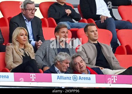 Munich, Allemagne. 29th oct. 2022. Re:Manuel NEUER (Goalwart FC Bayern Munich) dans les stands. Football 1st Bundesliga saison 2022/2023, 12th match, matchday12, FC Bayern Munich - 1.FSV FSV Mainz 05 6-2 on 29.10.2022, ALLIANZAREN A. ? Credit: dpa/Alay Live News Banque D'Images