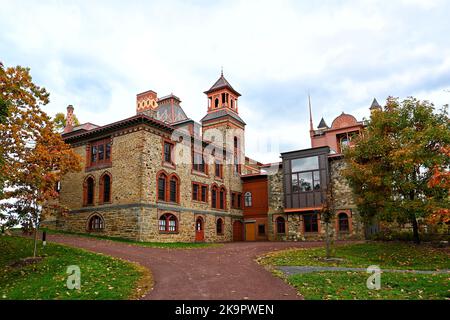 HUDSON, NEW YORK - 18 octobre 2022 : site historique de l'État d'Olana, le domaine abrite l'église Frederic Edwin, l'une des principales figures de la rivière Hudson Banque D'Images