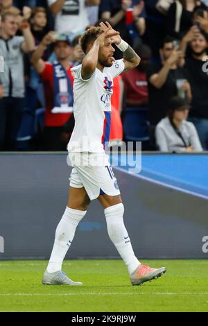 Paris, France. 30th octobre 2022. (221030) -- PARIS, le 30 octobre 2022 (Xinhua) -- Neymar de Paris Saint-Germain célèbre son but lors du match de football de la Ligue française 1 entre Paris-Saint Germain (PSG) et Troyes au Parc de Prines à Paris, France, le 29 octobre 2022. (Photo de Rit Heize/Xinhua) crédit: Xinhua/Alay Live News Banque D'Images