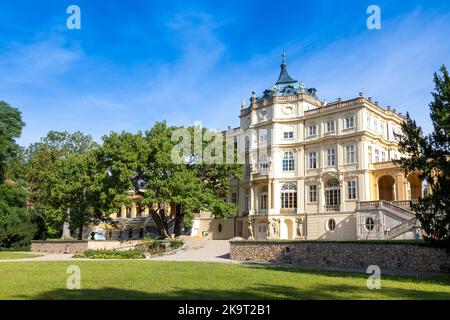 Barokni zamek Ploskovice u Litomeric, Ustecky kraj, Ceska republika / châteaux baroques Ploskovice près de la ville de Litomerice, république Tchèque Banque D'Images