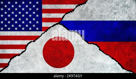 Les Etats-Unis, la Russie et le Japon arborent un drapeau sur un mur texturé. Relations entre la Russie, le Japon et les États-Unis d'Amérique Banque D'Images