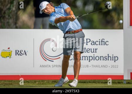 CHONBURI, THAÏLANDE - OCTOBRE 30: Harrison Crowe d'Australie sur le premier tee lors de la finale du Championnat amateur Asie-Pacifique 2022 au Amata Spring Country Club on 30 octobre 2022 à CHONBURI, THAÏLANDE (photo de Peter van der Klooster/Alay Live News) Credit: peter Van der Klooster/Alay Live News Banque D'Images