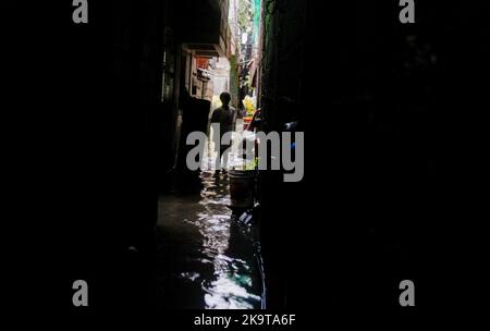 Quezon City, RCN, Philippines. 30th octobre 2022. Philippines: À Barangay Bagong Silangan Quezon City a évacué un total de 1 276 familles vivant près de la rivière San Mateo en raison de la hausse des niveaux d'eau causée par le signal #3 typhon Paeng avec le nom international Nalgae. 29 octobre 2022. Photo: EddCastro/Pacific Press (image de crédit: © EDD Castro/Pacific Press via ZUMA Press Wire) crédit: ZUMA Press, Inc./Alay Live News Banque D'Images