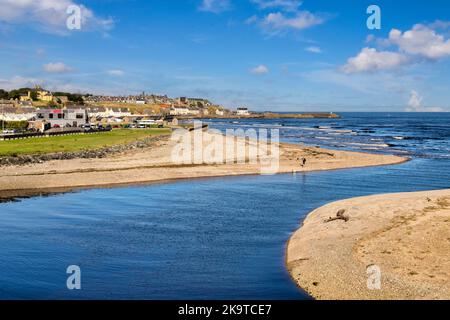 10 septembre 2022 : Banff, Écosse, Royaume-Uni - la ville côtière écossaise de Banff, Aberdeenshire, et la rivière Deveron qui rejoint la mer. Banque D'Images