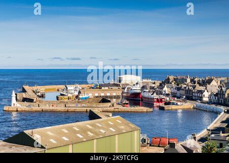 10 septembre 2022 : Macduff, Aberdeenshire, Écosse - Port de pêche écossais de Macduff, deux gros chalutiers dans le port. Banque D'Images