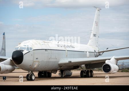 Un Boeing KC-135 Stratotanker exposé au musée de l'air et de l'espace de Pima Banque D'Images