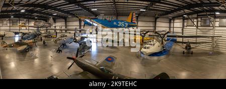 H5 immeuble du Musée de l'air et de l'espace de Pima contenant un PB4Y, PBY Cantalina et un B-25 Mitchell Banque D'Images