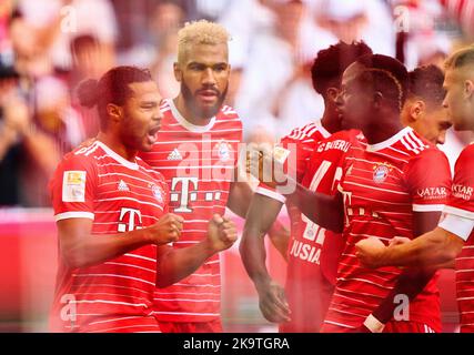 Allemagne. 29th octobre 2022. Serge GNABROY, FCB 7 célèbre son but, heureux, rire, célébration, 1-0 avec Eric MAXIM CHOUPO-MOTING (FCB 13) Sadio Mane (FCB 17) dans le match FC MÜNCHEN BAYERN - 1. FSV MAINZ 05 6-2 1.Ligue allemande de football le 29 octobre 2022 à Munich, Allemagne. Saison 2022/2023, match jour 12, 1.Bundesliga, FCB, München, 12.Spieltag © Peter Schatz / Alamy Live News - LE RÈGLEMENT DFL INTERDIT TOUTE UTILISATION DE PHOTOGRAPHIES comme SÉQUENCES D'IMAGES et/ou QUASI-VIDÉO - Credit: Peter Schatz/Alamy Live News Banque D'Images