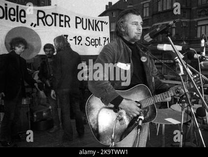 Le Red Dot Workers' Festival, un événement de groupes de gauche sur 18. 9. 1971 à Hanovre, est devenu une rencontre des opposants des transports publics Banque D'Images