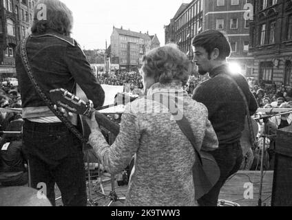 Le Red Dot Workers' Festival, un événement de groupes de gauche sur 18. 9. 1971 à Hanovre, est devenu une rencontre des opposants des transports publics Banque D'Images