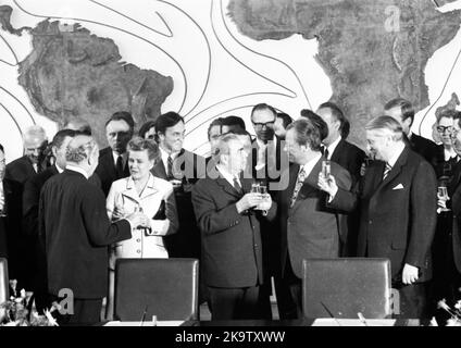 La visite du chef de l'État soviétique et du parti Leonid Brejnev à Bonn du 18-22 mai 1973 a été un pas vers l'apaisement des tensions dans l'est-Ouest Banque D'Images