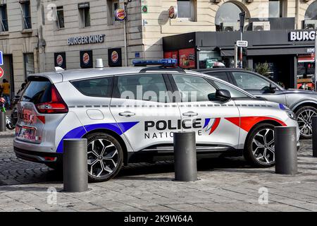 Marseille, France. 29th octobre 2022. Voiture de police vue pendant la démonstration. Alors que le gouvernement français préconise une dose de vaccin de 4th contre Covid-19, les gens manifestent contre cette vaccination à Marseille. (Photo de Gerard Bottino/SOPA Images/Sipa USA) crédit: SIPA USA/Alay Live News Banque D'Images