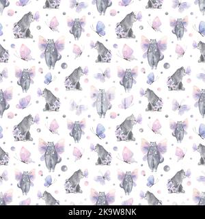 Jolis chats gris avec des papillons violets délicats sur fond blanc. Illustration aquarelle. Motif sans couture pour le design et la décoration de Banque D'Images