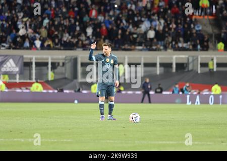 Buenos Aires; 14th octobre 2022; Qatar 2022 qualificatifs; Messi indique la pièce préparée Banque D'Images