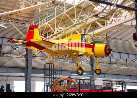 SPEYER, ALLEMAGNE - OCTOBRE 2022 : avion jaune PZL-106 Kruk dans le Technikmuseum Speyer. Banque D'Images