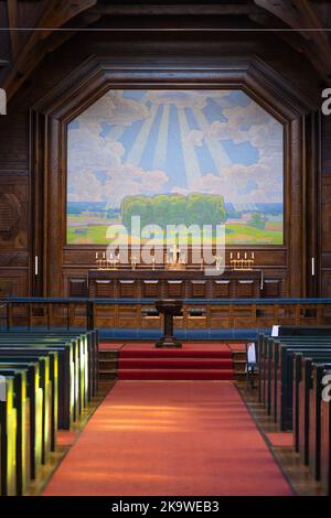 L'autel de l'église Kiruna, dans la paroisse de Jukkasjärvi, dans le diocèse de Luleå, dans le nord de la Suède, a construit de 1909 à 1912, l'un des plus grands bâtiments en bois de Suède. Banque D'Images